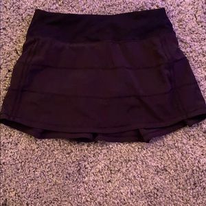 short black lululemon skirt